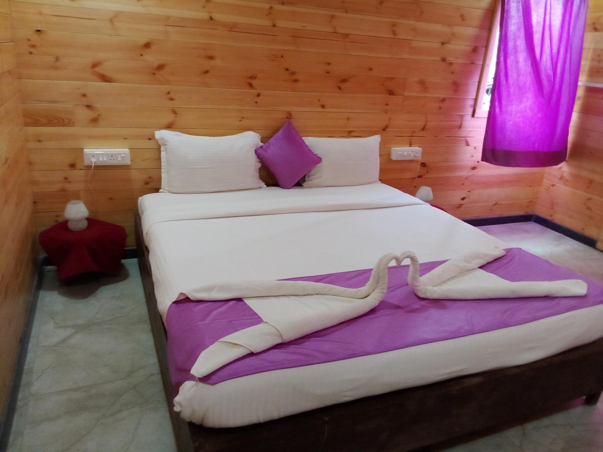 Отель The Cool Huts Ashvem Beach Экстерьер фото